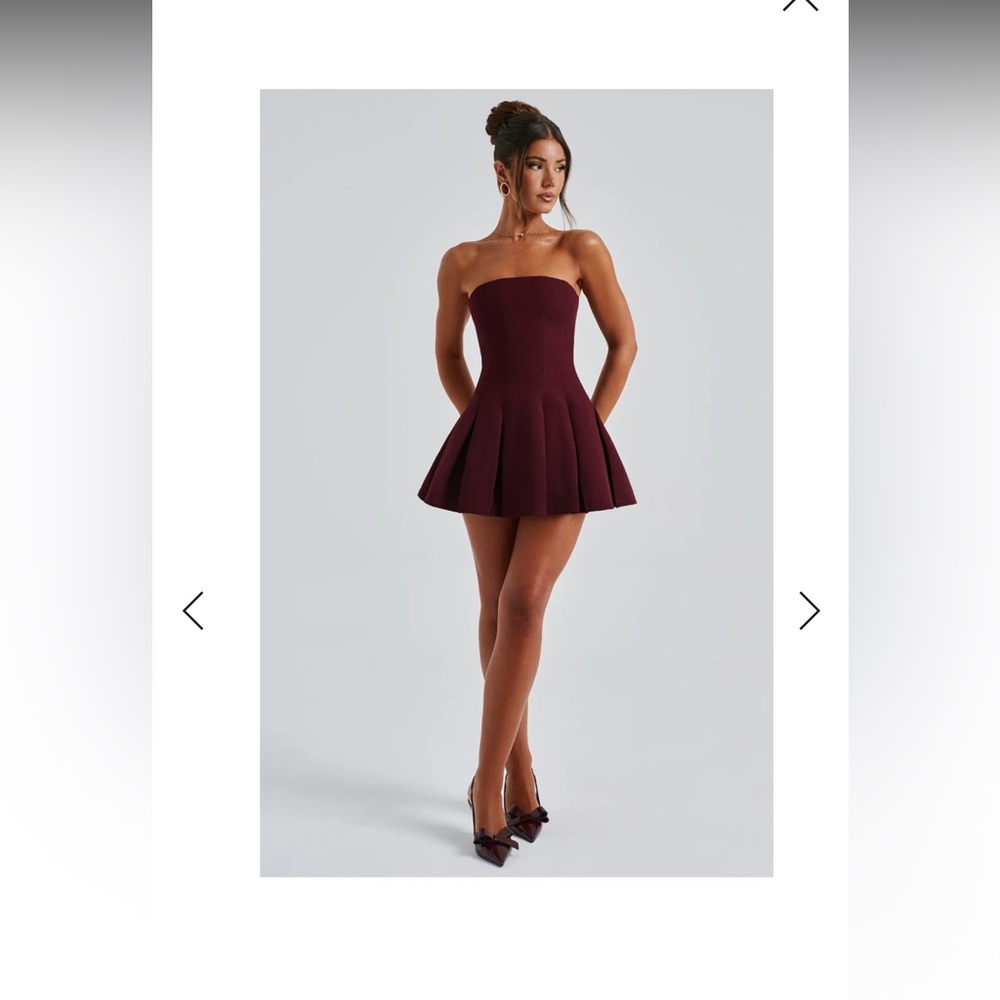 Elegant Burgundy Strapless Dress